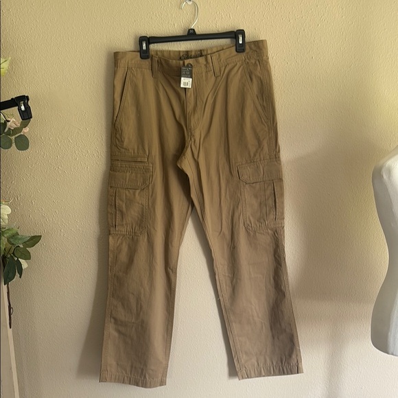 Eddie Bauer Men's Tan Cargo Pants. 34 x 32 - Picture 1 of 5